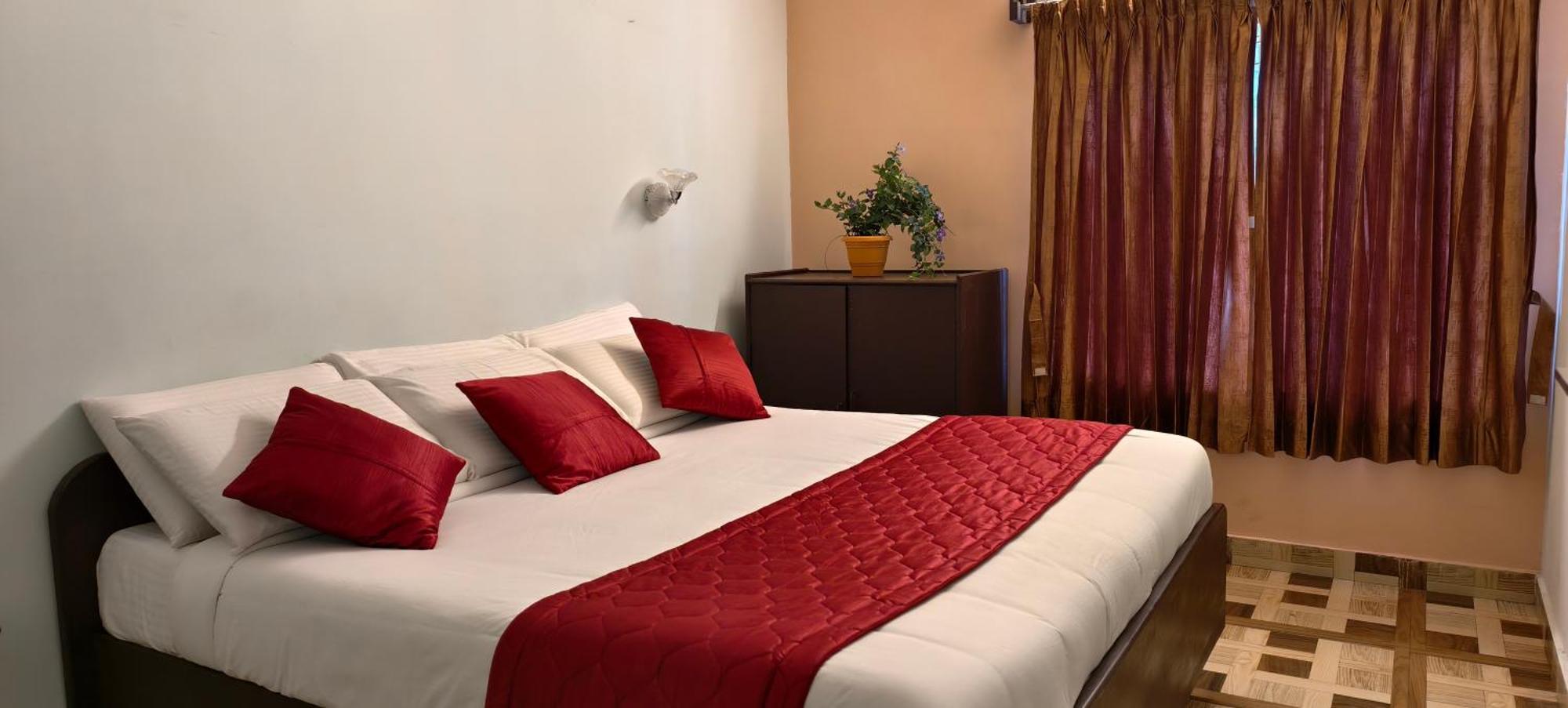Ponmurugan Residency كوديكانال المظهر الخارجي الصورة