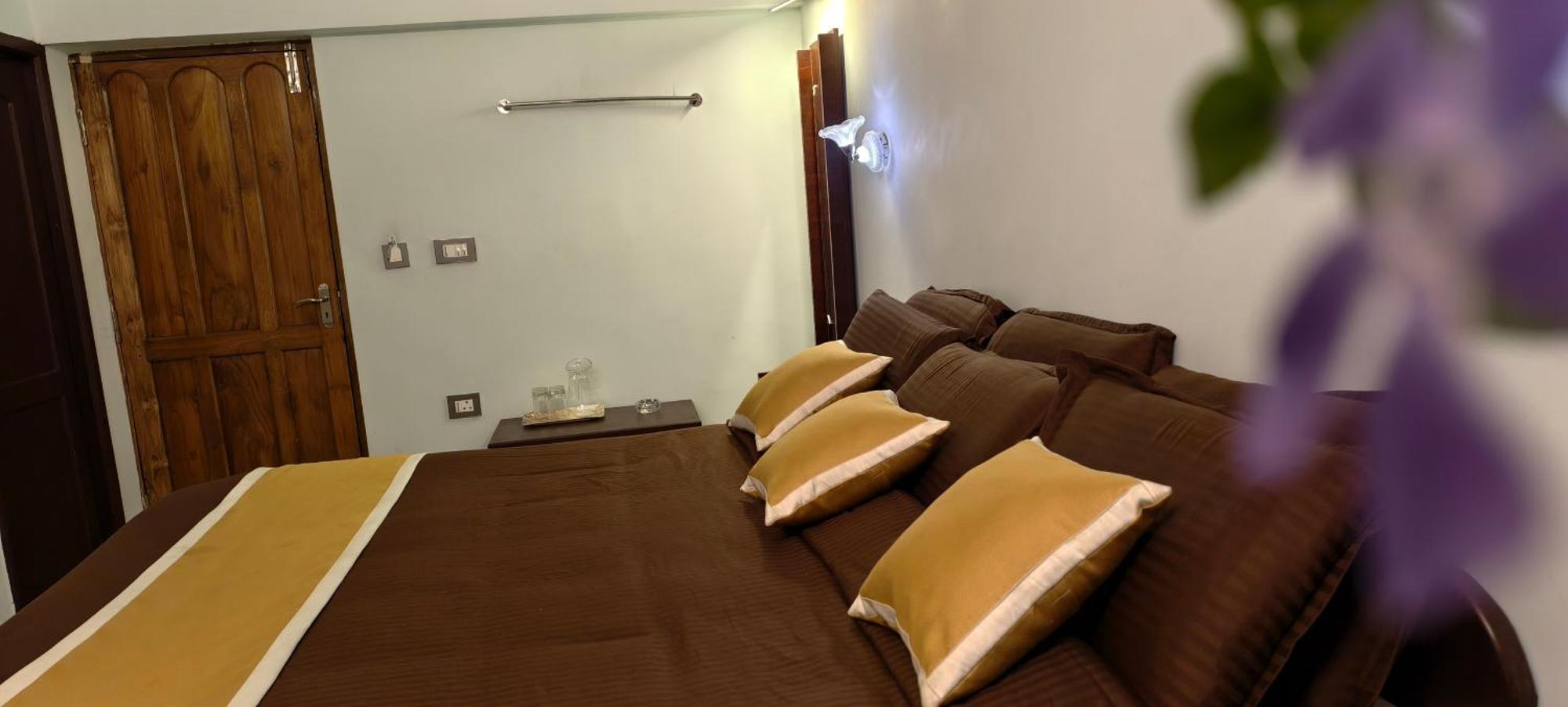 Ponmurugan Residency كوديكانال المظهر الخارجي الصورة