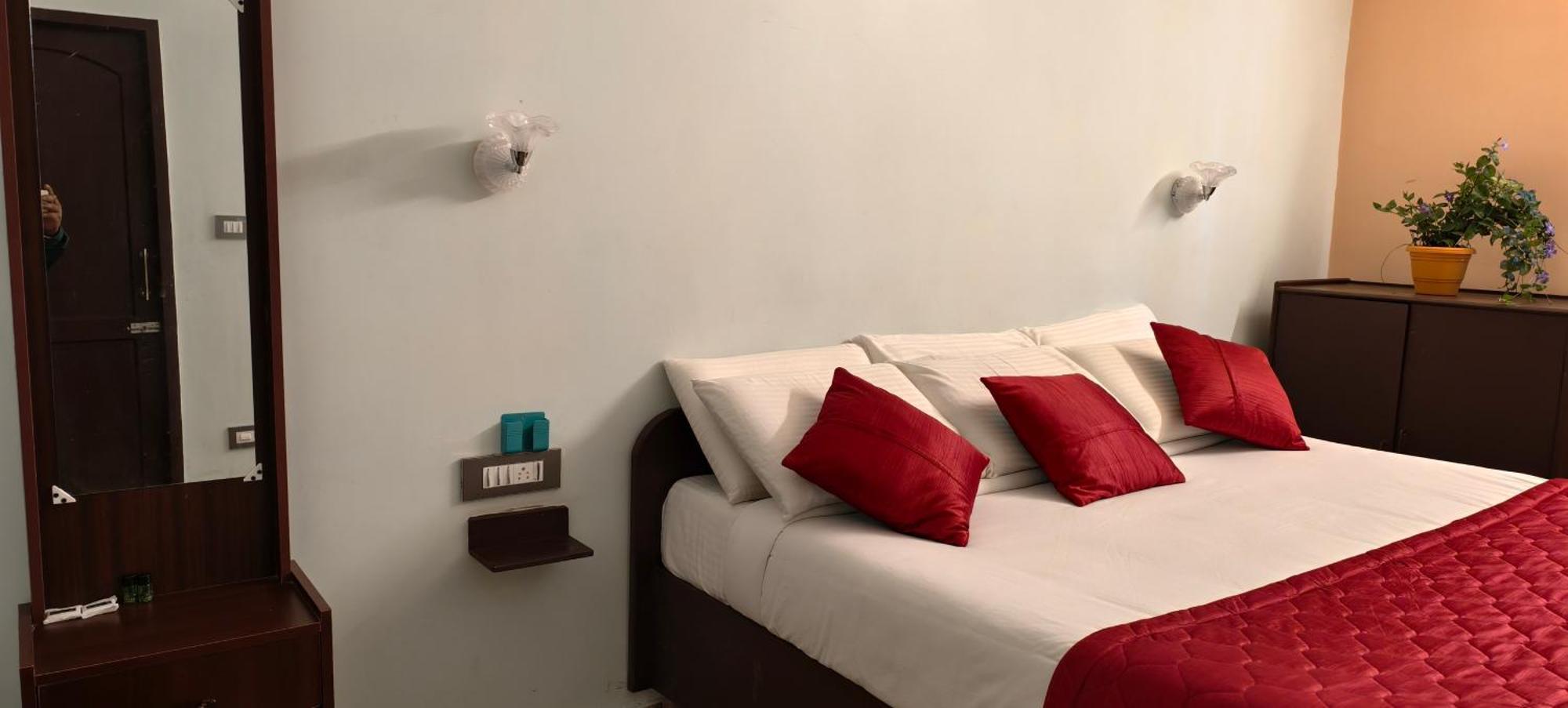 Ponmurugan Residency كوديكانال المظهر الخارجي الصورة
